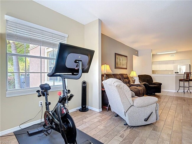 Building Photo - 3 bedroom 2 bathroom Condo in the Gardens at Beachwalk