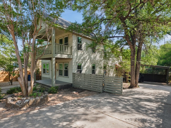 Building Photo - 1705 W 11th St