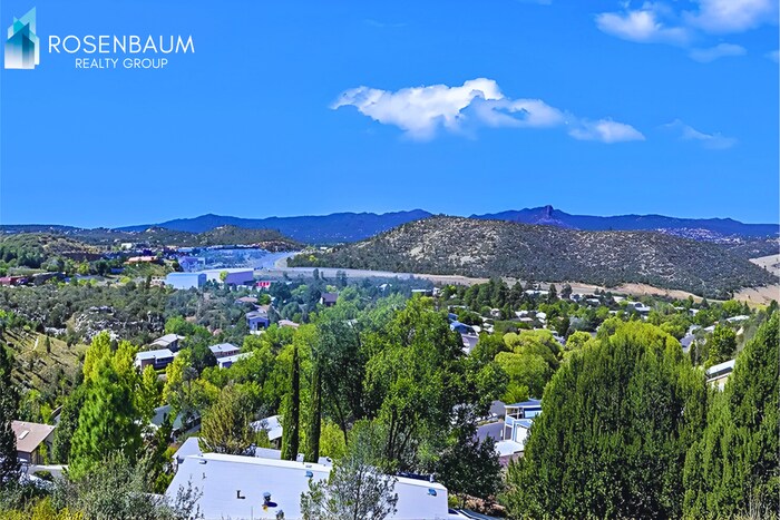 Building Photo - 2518 Hilltop Rd