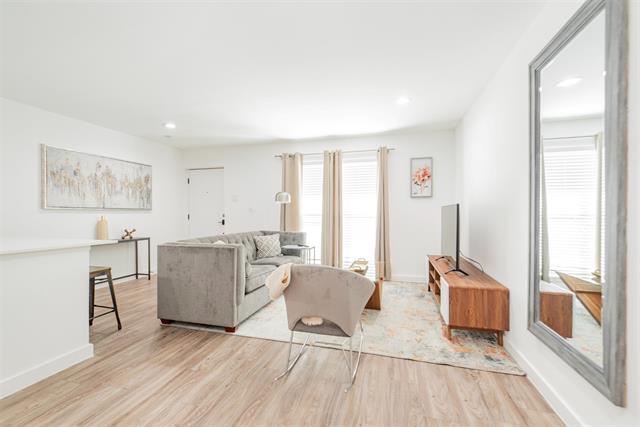 Building Photo - 606 N Marsalis Ave