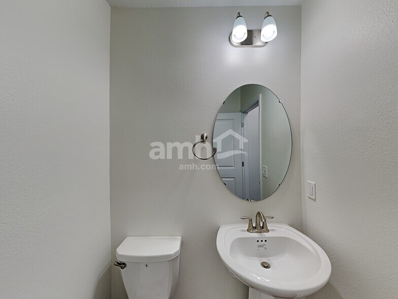 Building Photo - 6014 Little Blf Cir