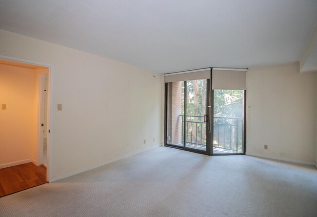 Building Photo - 101 Lombard St