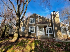 Building Photo - 19 Stone Run Rd