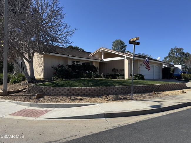 Building Photo - 846 Lindawood St