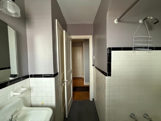 Building Photo - 159 St Agnes Dr