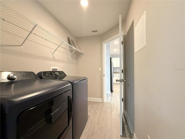 Building Photo - 3940 Penton Pl