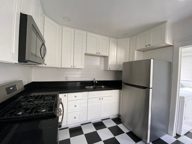 Building Photo - Cottage in the Heart of North Park!!