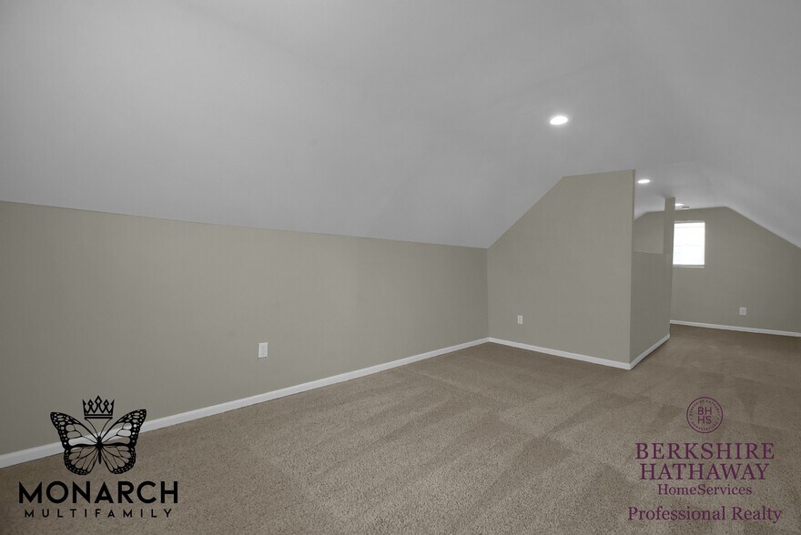 Building Photo - 2566 Atwood Ter