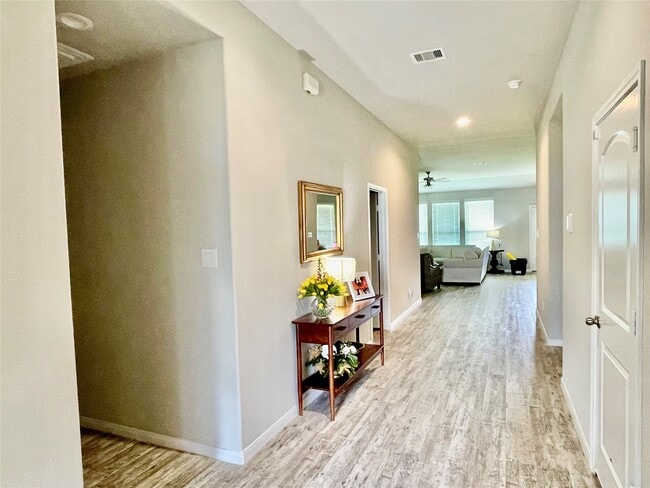 Building Photo - 23511 Villatora Dr