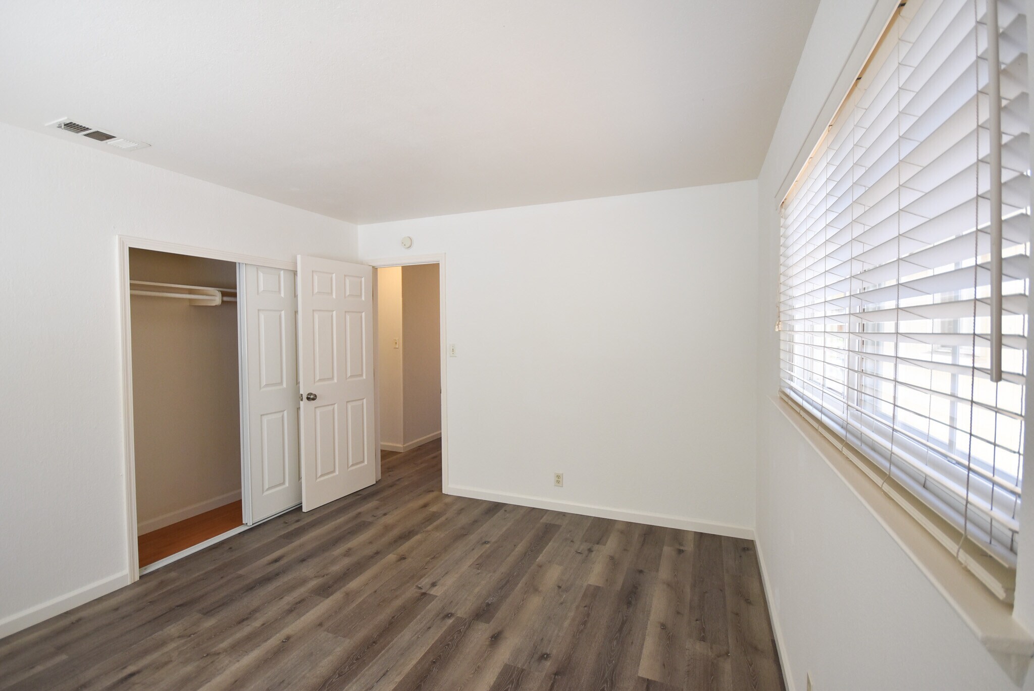Building Photo - 1098 Sereno Dr