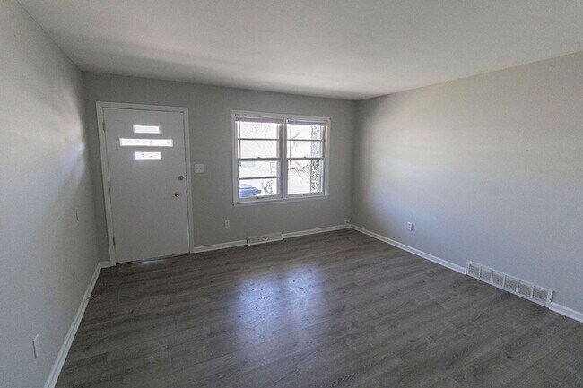 Building Photo - 2510 Quail Dr