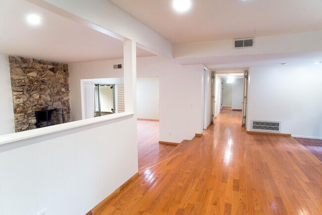 Building Photo - 18624 Kenya St