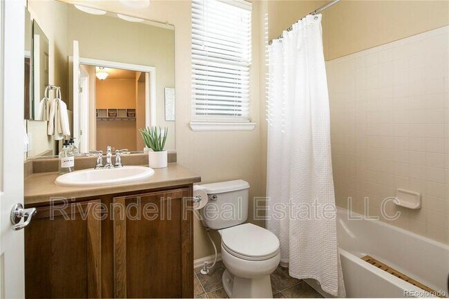 Building Photo - 3633 Desert Ridge Cir