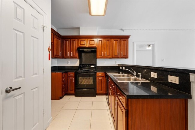 Building Photo - 6655 W Sam Houston Pkwy S