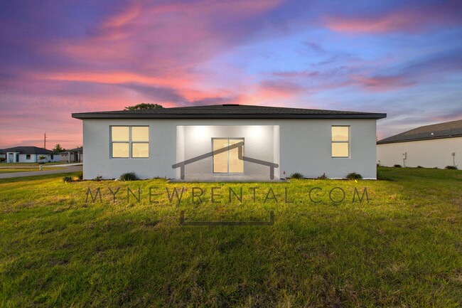 Building Photo - 25307 Alicante Dr