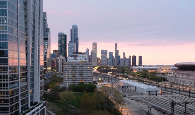 Building Photo - 1717 S Prairie Ave