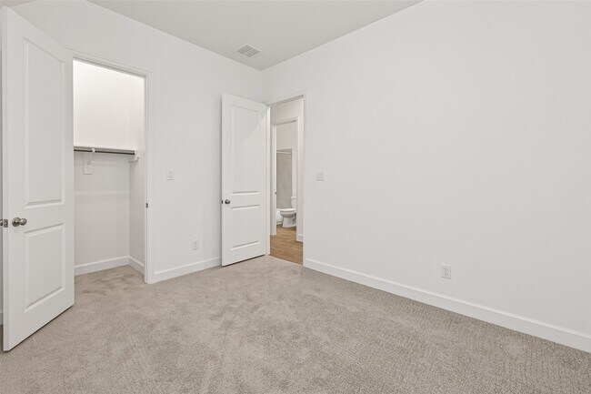 Building Photo - 1132 Beals Crk St