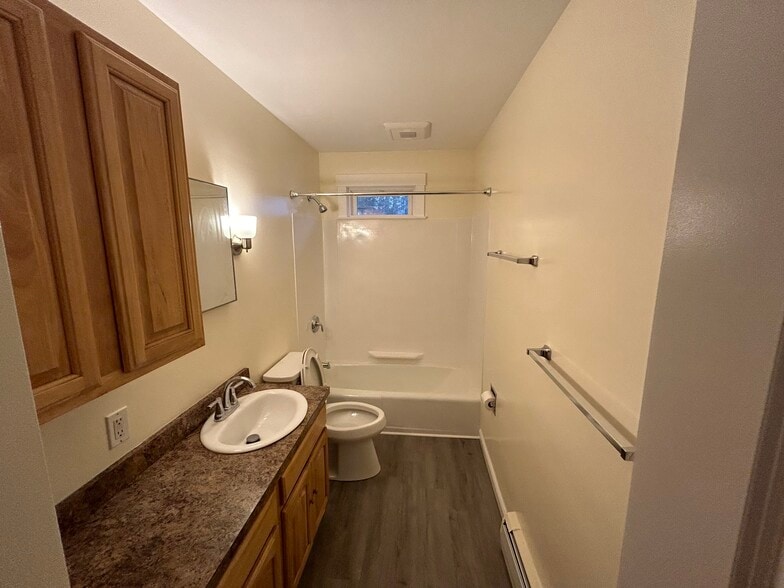 Building Photo - 180 Johnson St