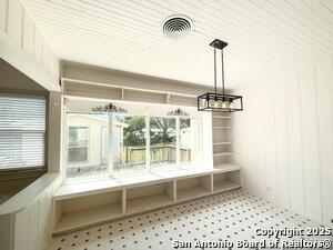 Building Photo - 1214 Sutton Dr