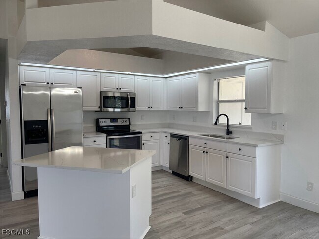 Building Photo - 2446 SW Embers Terrace