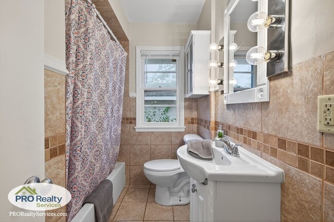 Building Photo - 3 Bedroom Home **50% off January's Rent with a January 2026 Move In**