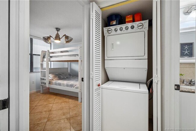 Building Photo - 10680 S Ocean Dr