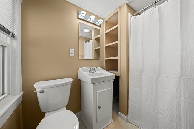 Building Photo - 99 Montvale Ave