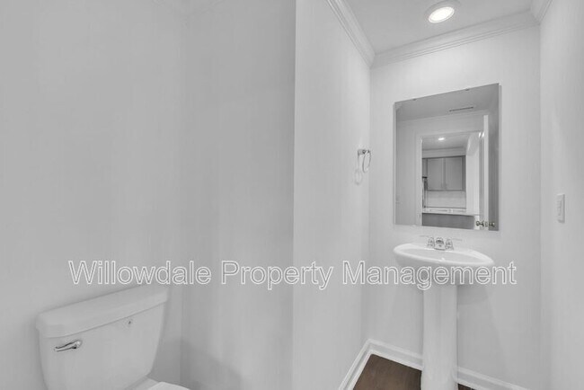 Building Photo - 749 Swim Cave Ln