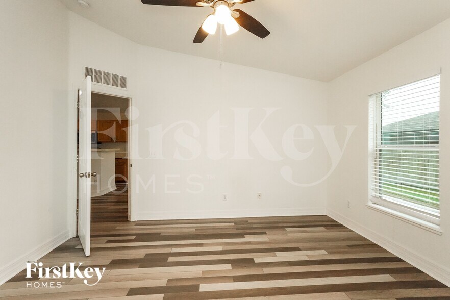 Building Photo - 1019 Susan Dr