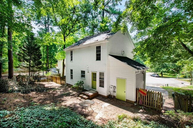 Building Photo - 3-Bedroom Home for in Cary – Close to Downtown!