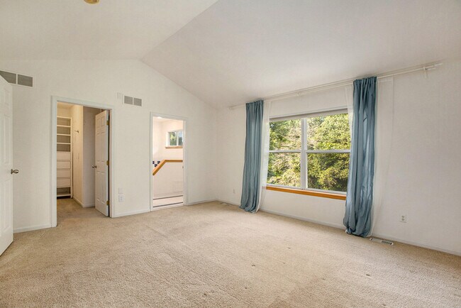 Building Photo - 339 Hunters Trail