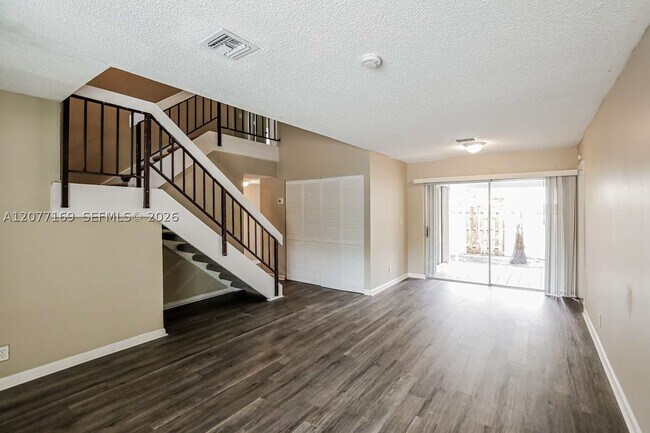 Building Photo - 1220 NW 89th Dr