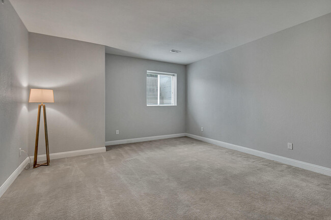 Building Photo - 4666 Sagewood Cir