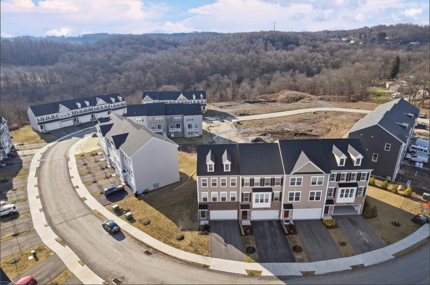 Building Photo - 106 Sweetwater Dr