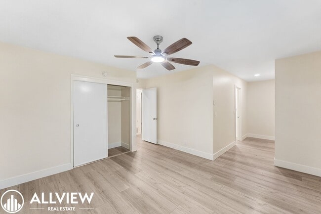 Building Photo - Beautifully Renovated 3-Bedroom Home in Huntington Beach!