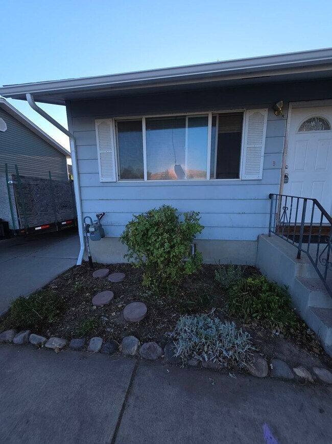Building Photo - 355 Kurtwood Dr