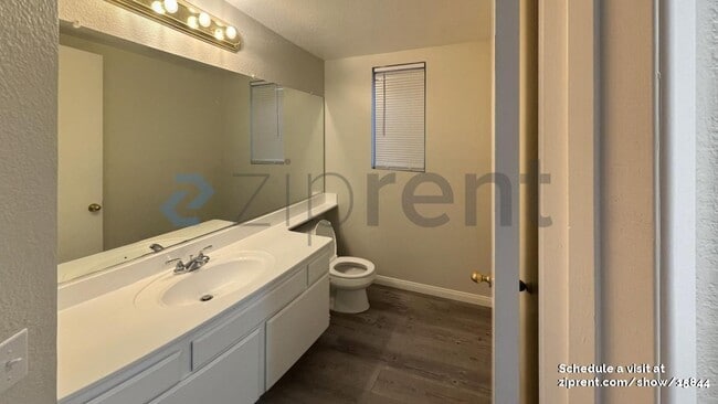 Building Photo - 7855 Green Crest Ct