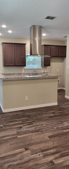 Building Photo - 505 N Sparks St