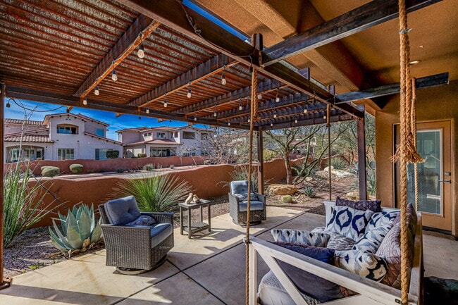 Building Photo - "Charming 3-Bedroom Retreat with 2 Baths and 2150 Sq. Ft. of Comfort in Santa Clara!"