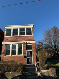 Building Photo - Bennett Duplex