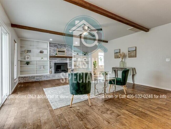 Building Photo - Stunning Yukon 3 Bed 2 Bath Home Available...