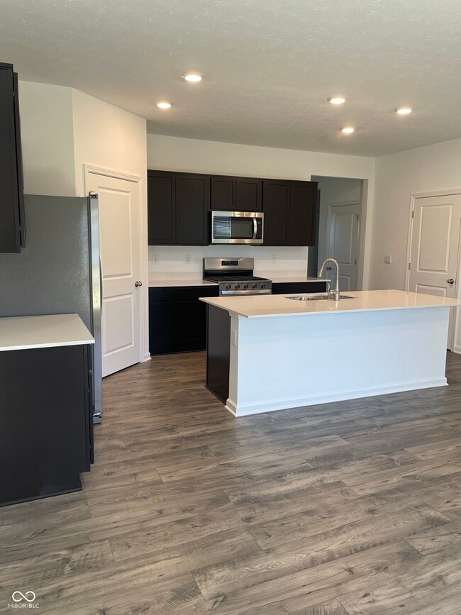 Building Photo - 61 Wilkins St