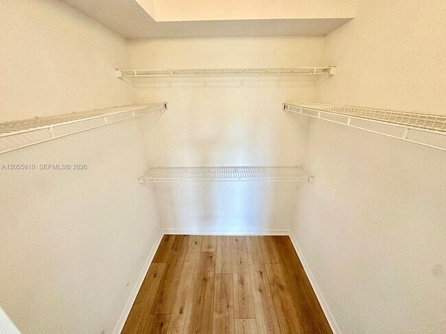 Building Photo - 2807 Veronia Dr