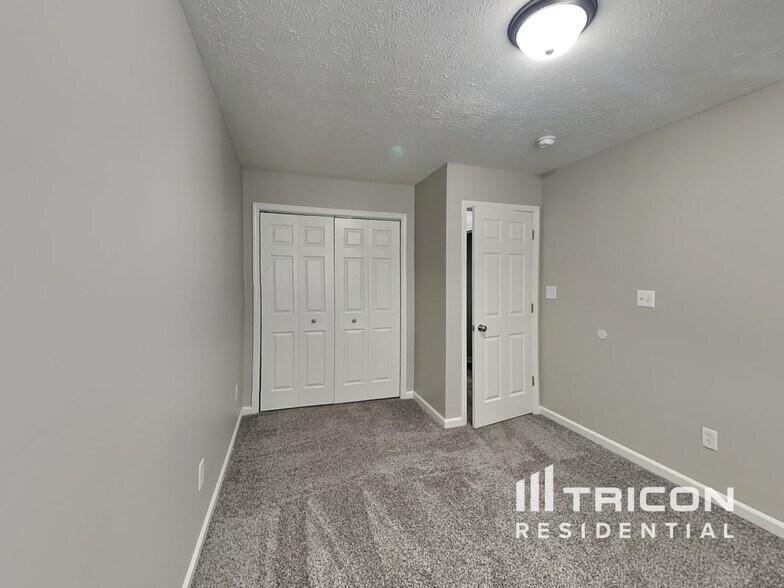 Building Photo - 6820 W Denton Dr