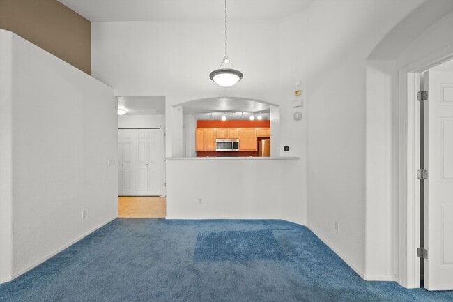 Building Photo - Beautiful 2 Bed 2 Bath Condo near Parkfield Lake Park!