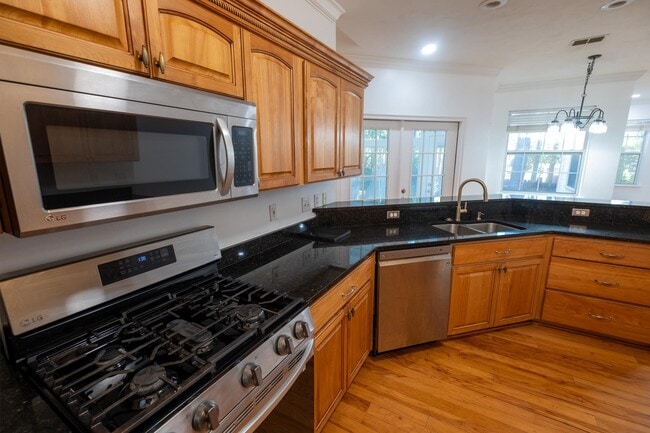 Building Photo - 3510 Gardenview Way