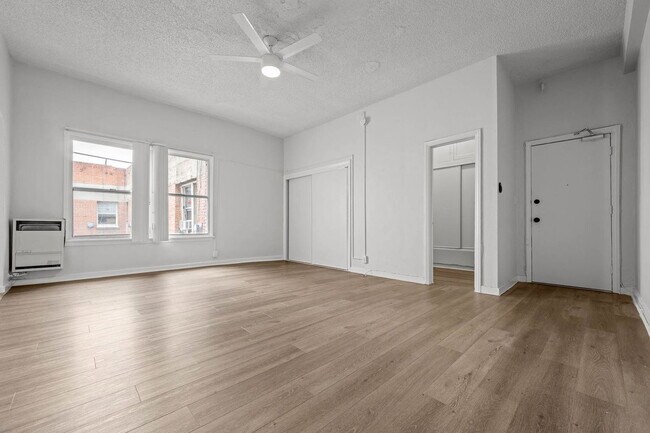 Building Photo - 751 Normandie Ave