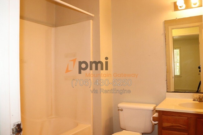 Building Photo - 48 Primrose Dr