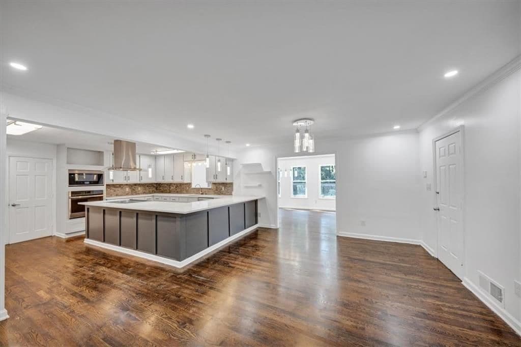 Building Photo - 172 Oak Forest Dr