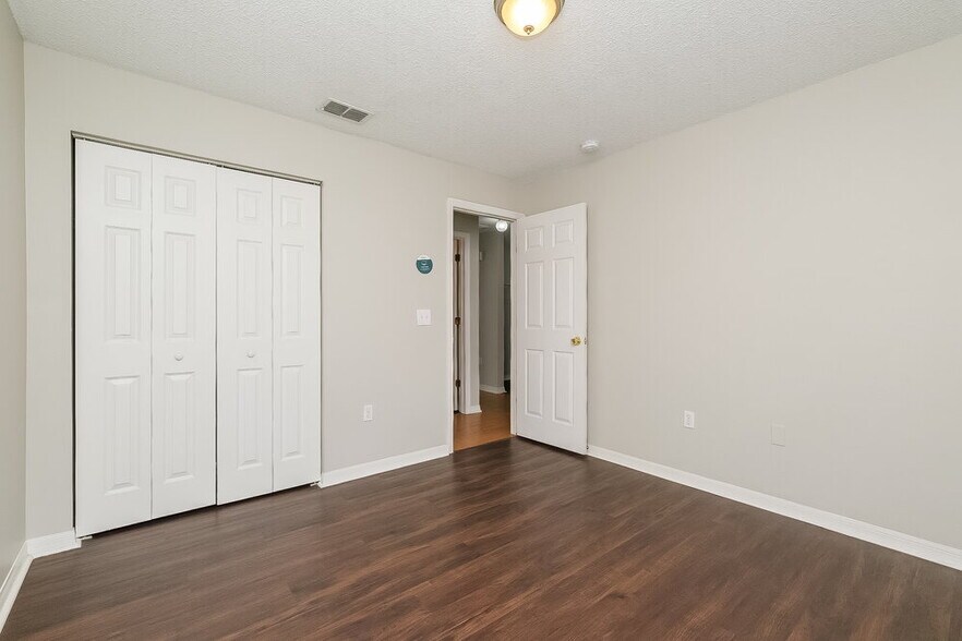 Building Photo - 7924 Chadwick Dr